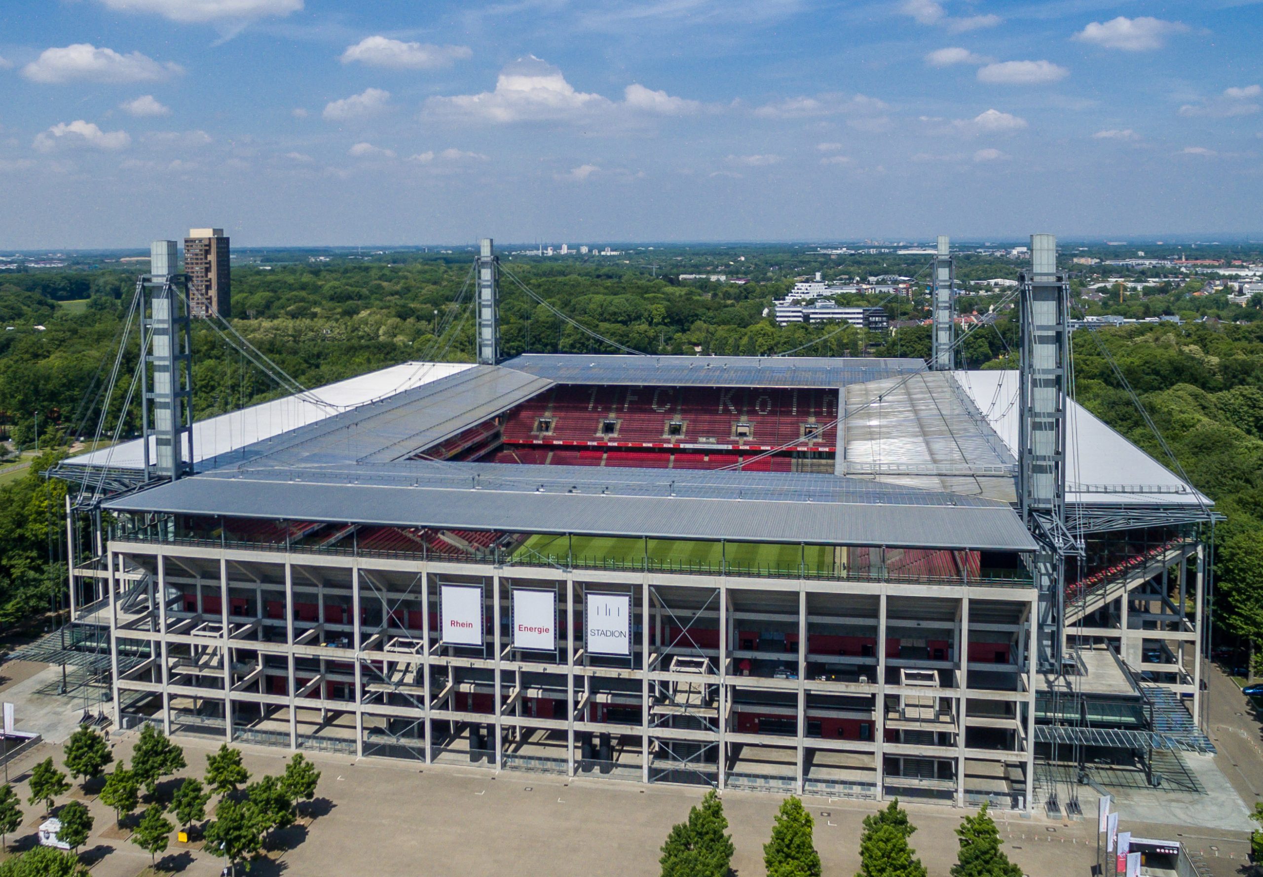 Ontdek Rheinenergiestadion in Keulen