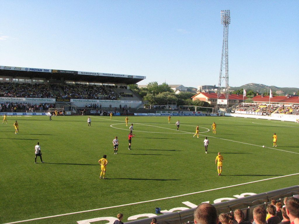 Spelers op het veld van Aspmyra